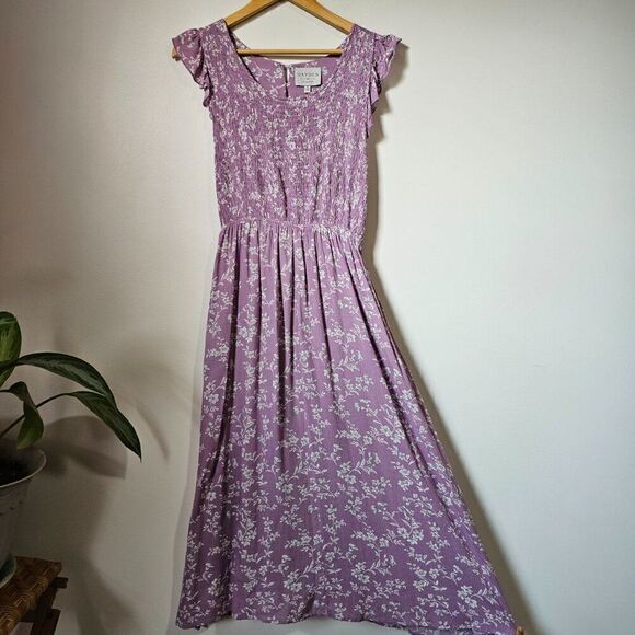 EUC HAYDEN LOS ANGELES LAVENDER FLORAL MIDI DRESS SIZE M - Picture 1 of 16